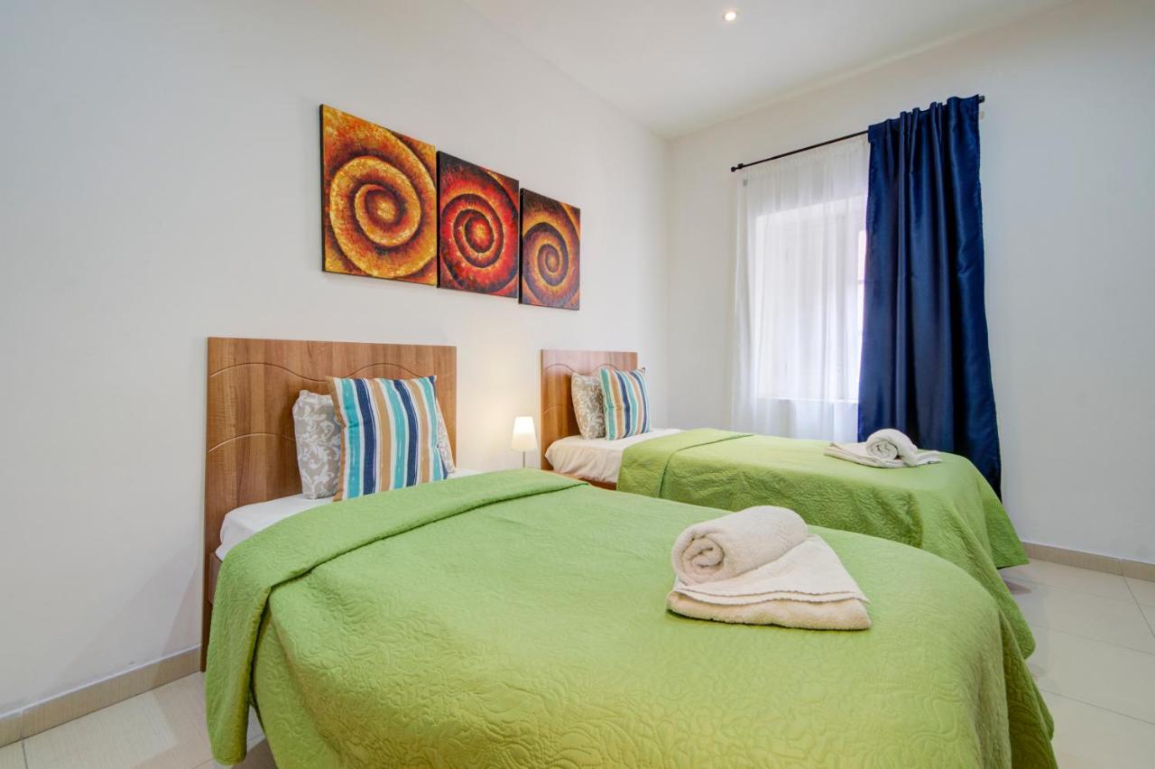 St Julians 2 Bedroom Apartment With Commanding Seaviews By Shortletsmalta Saint Julian's Bagian luar foto
