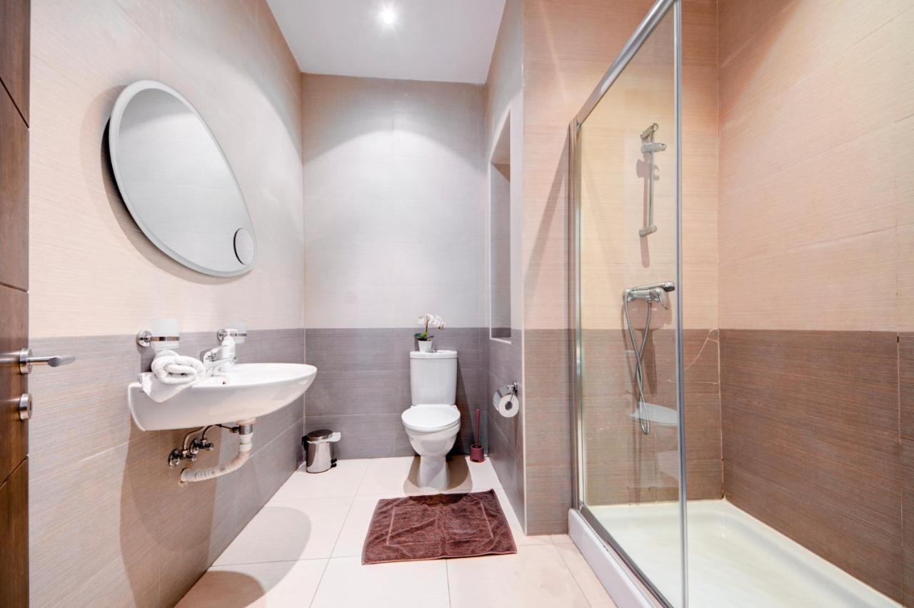 St Julians 2 Bedroom Apartment With Commanding Seaviews By Shortletsmalta Saint Julian's Bagian luar foto
